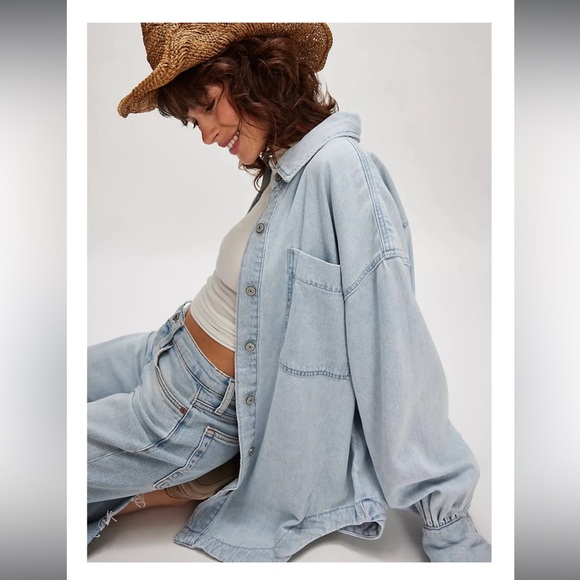 Free People Tops - Free People NWOT Ashley Denim Shirt Size Medium in Classic Blue Wash